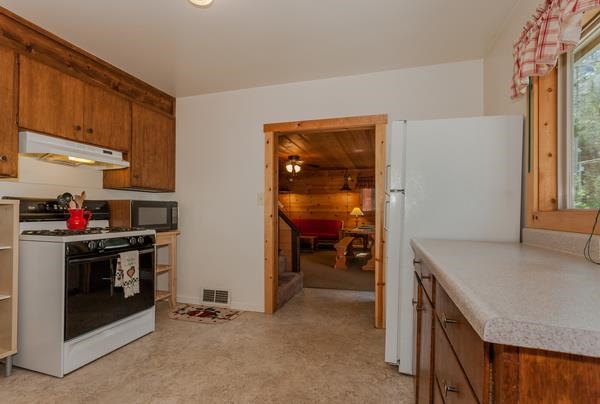 10143 Washoe Road Truckee, CA 96161 - Photo 6 of 9 Gallery Image 6