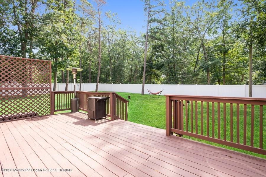 1 Dunhill Road Jackson, NJ 08527 - Photo 24 of 26 Large Wood Deck
