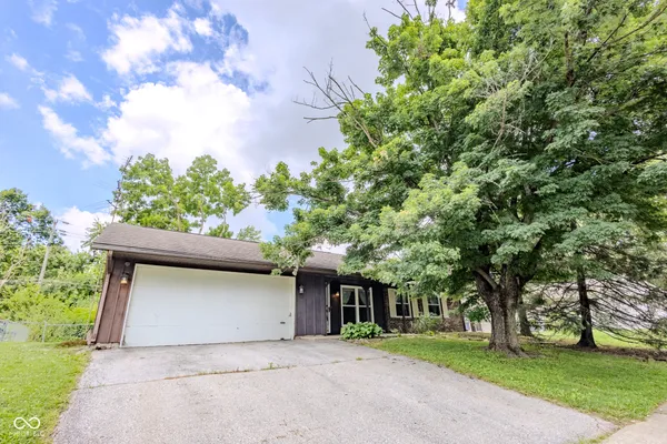 $215,000 | 5722 Wheelhorse Drive, Indianapolis, IN 46221