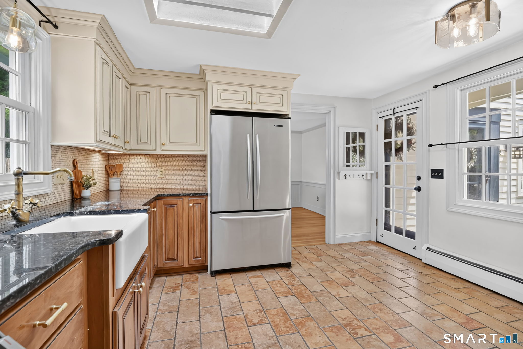 8 Virginia Lane Simsbury, CT 06070 - Photo 12 of 38
