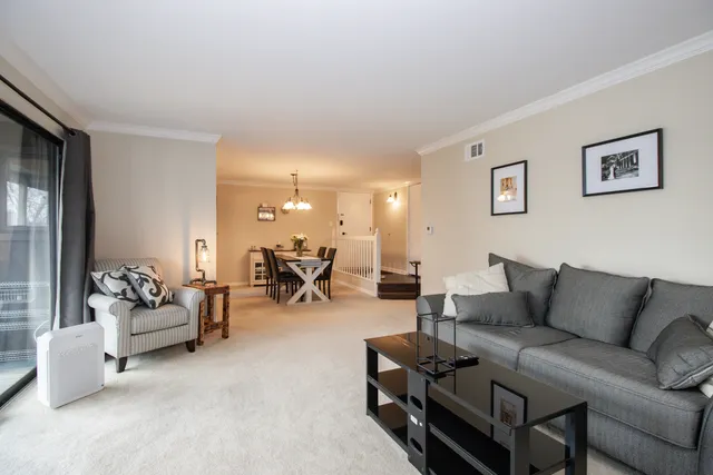 $210,000 | 107 65th Lake Drive, Unit 202, Westmont, IL 60559