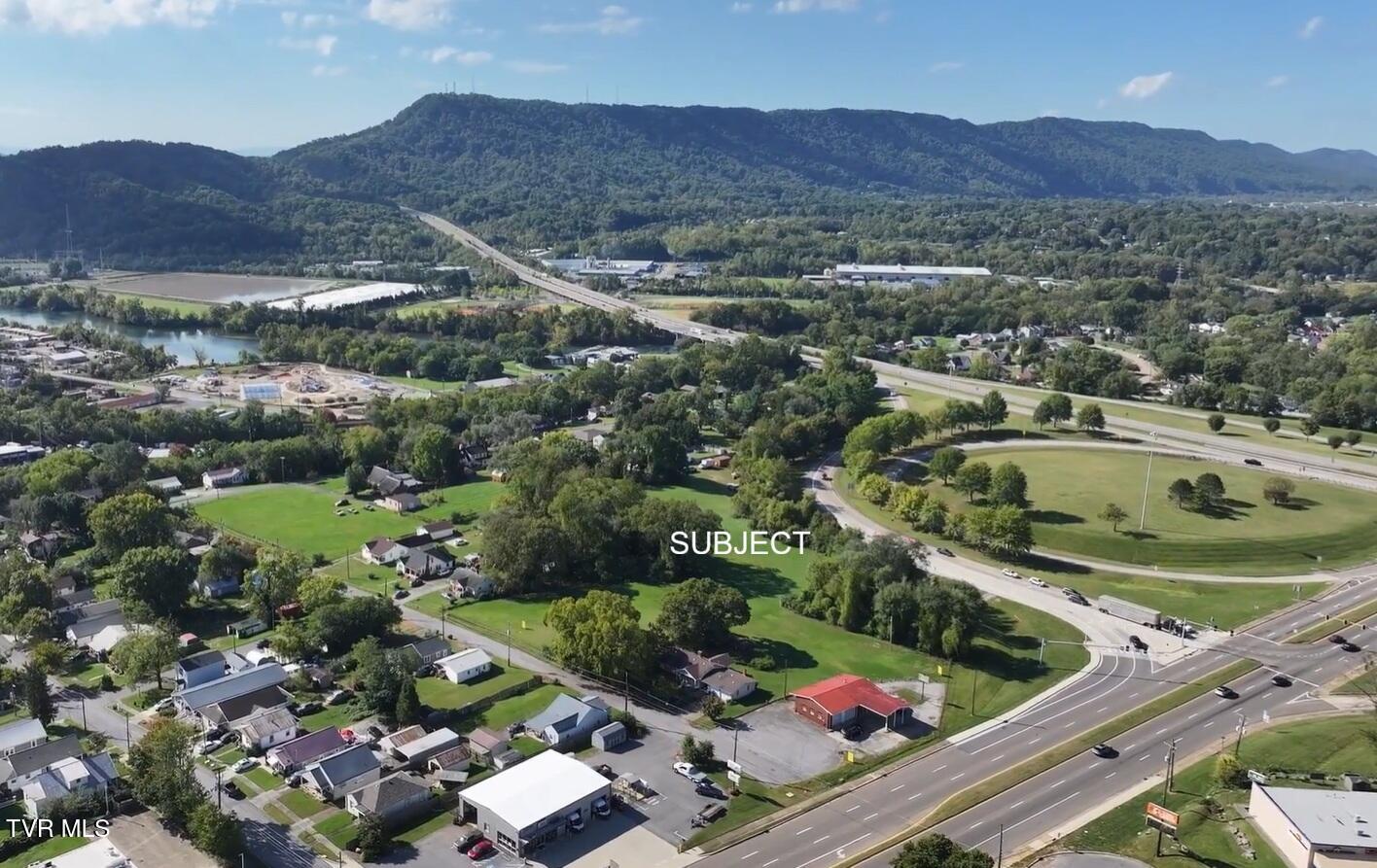 724 Plantation Road Kingsport, TN 37660 - Photo 5 of 11 DrView1