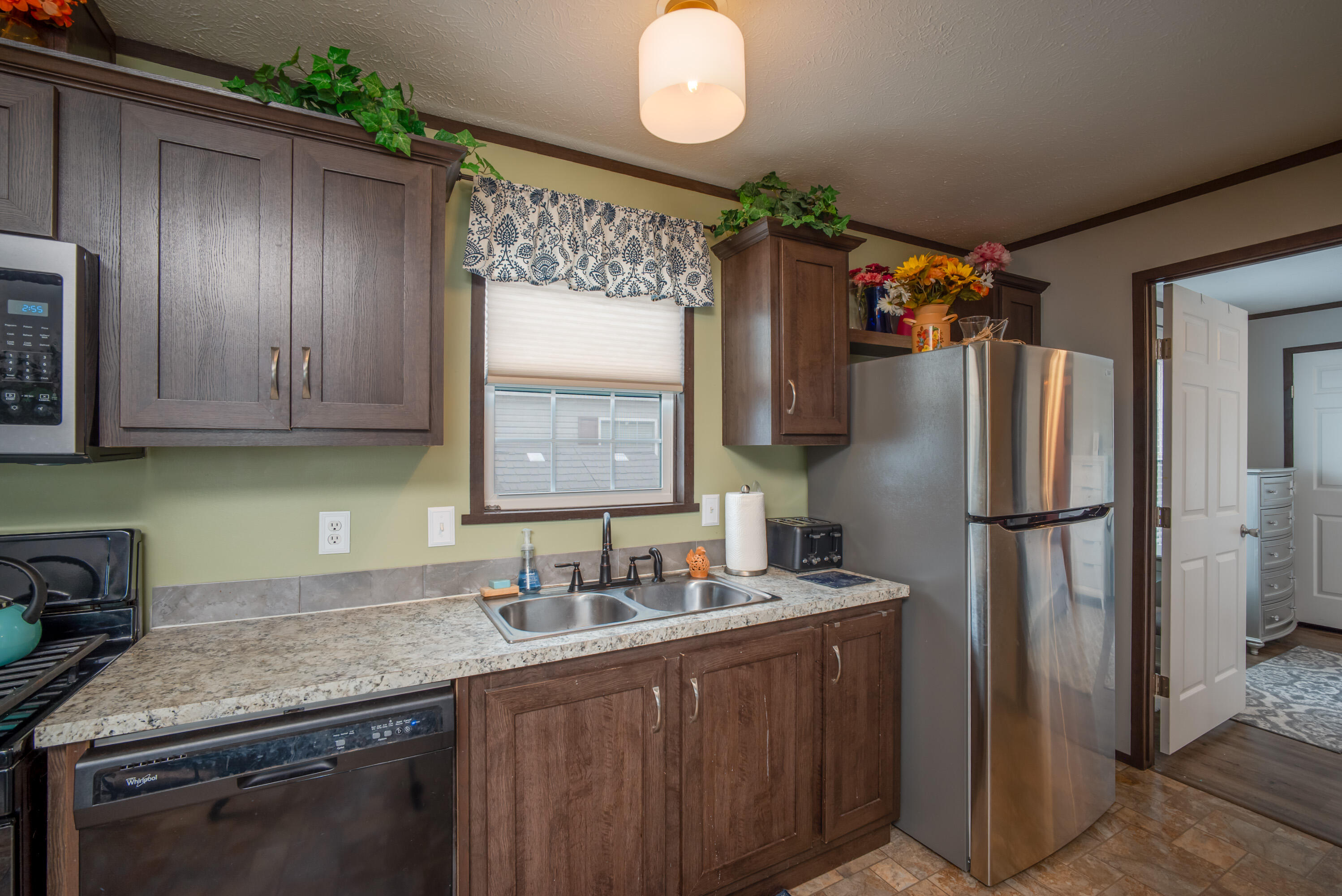 183 Flicker Street Rochester Hills, MI 48309 - Photo 6 of 28 6