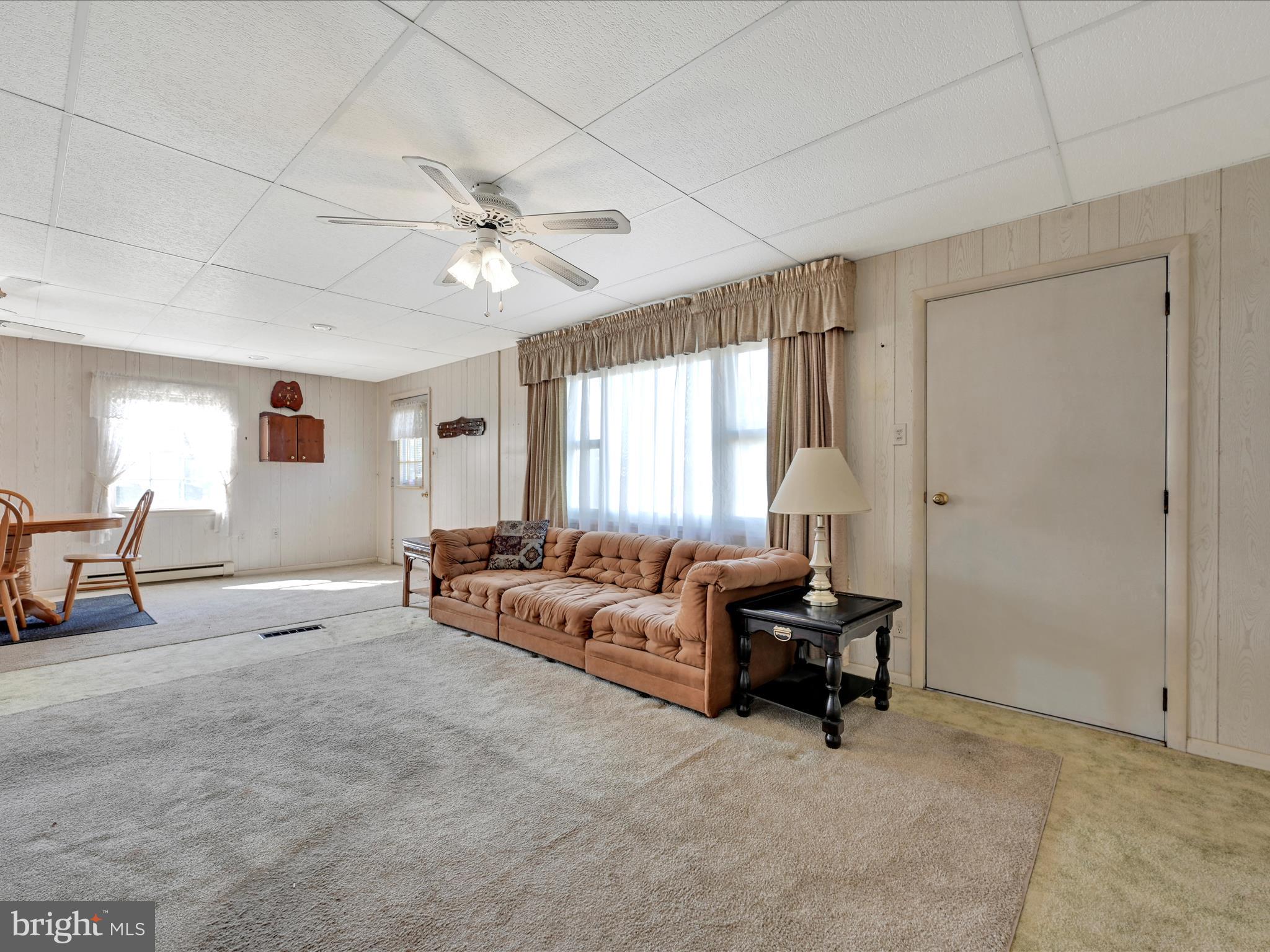 2460 Dunbar Road York, PA 17408 - Photo 5 of 25 Living Room