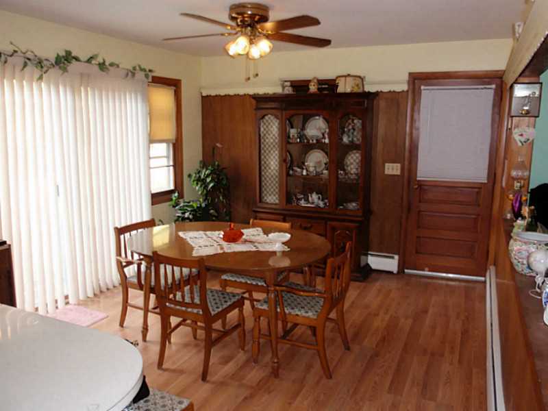 67 Nelson Road Cranston, RI 02921 - Photo 7 of 18 Dining Area.