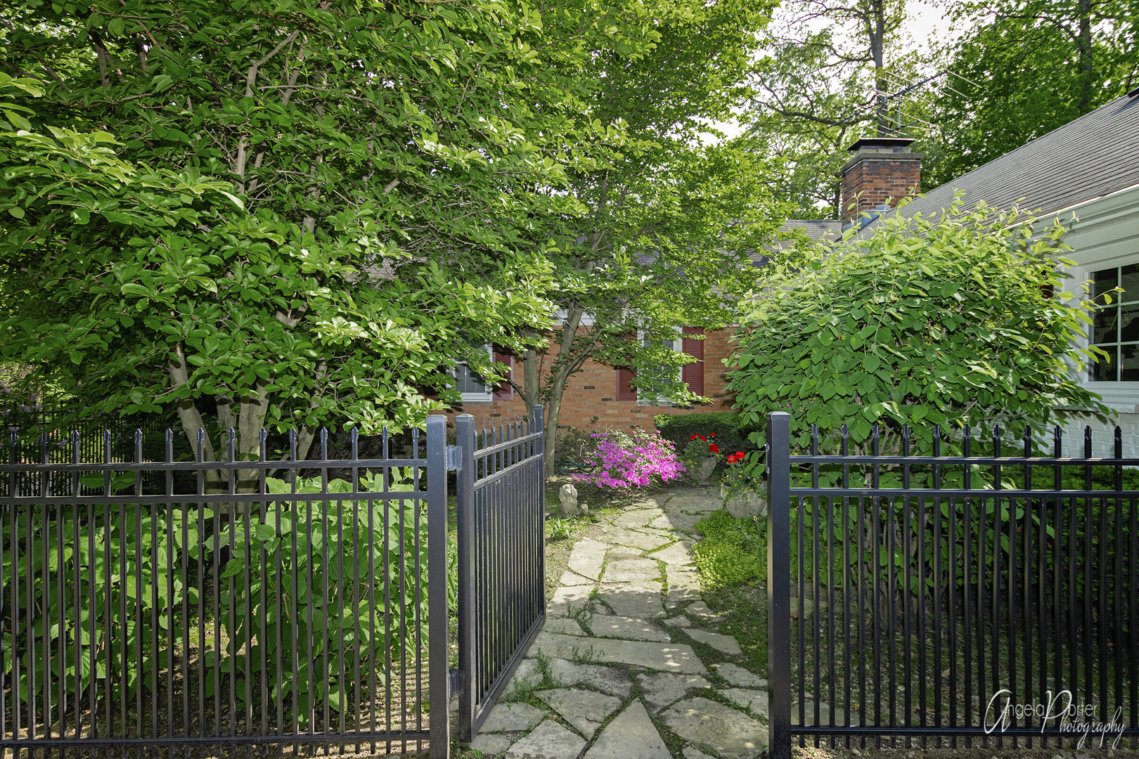 381 South St Marys Road Libertyville, IL 60048 - Photo 2 of 32