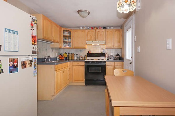 8 Jeffrey Road Billerica, MA 01821 - Photo 5 of 21 Gallery Image 5