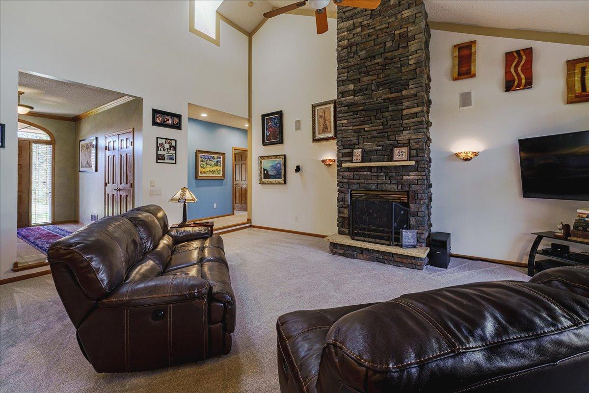 17743 Layton Path Lakeville, MN 55044 - Photo 13 of 108