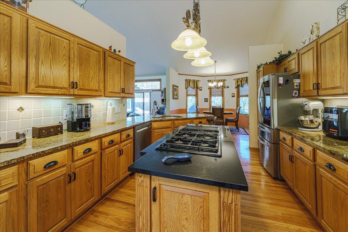 17743 Layton Path Lakeville, MN 55044 - Photo 18 of 108