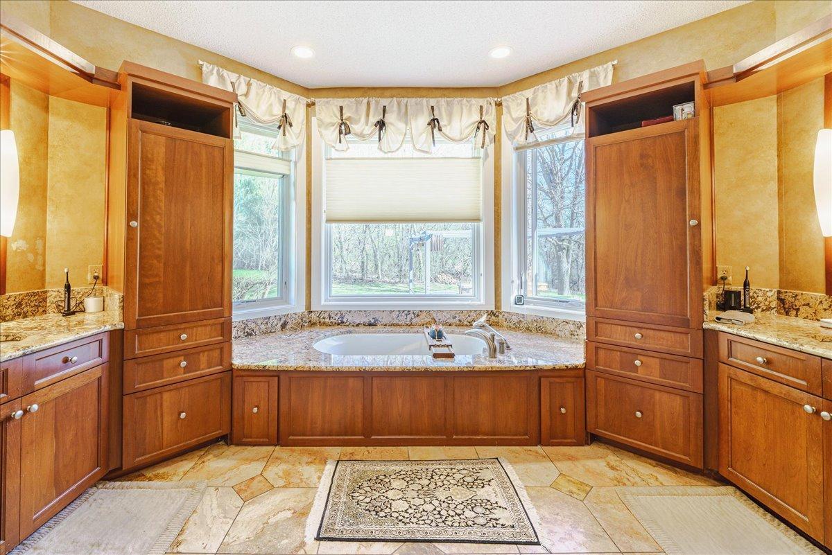 17743 Layton Path Lakeville, MN 55044 - Photo 26 of 108