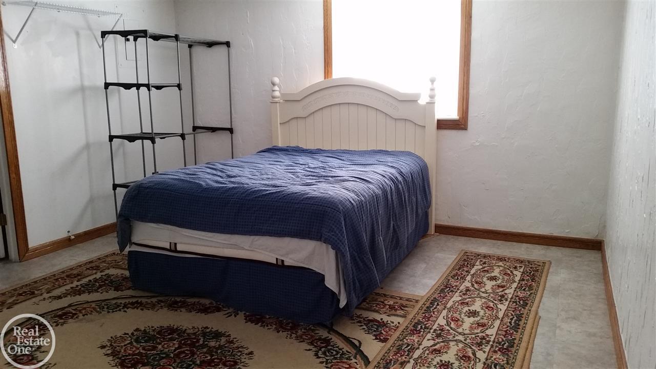 2622 Maple Street Port Huron, MI 48060 - Photo 10 of 14
