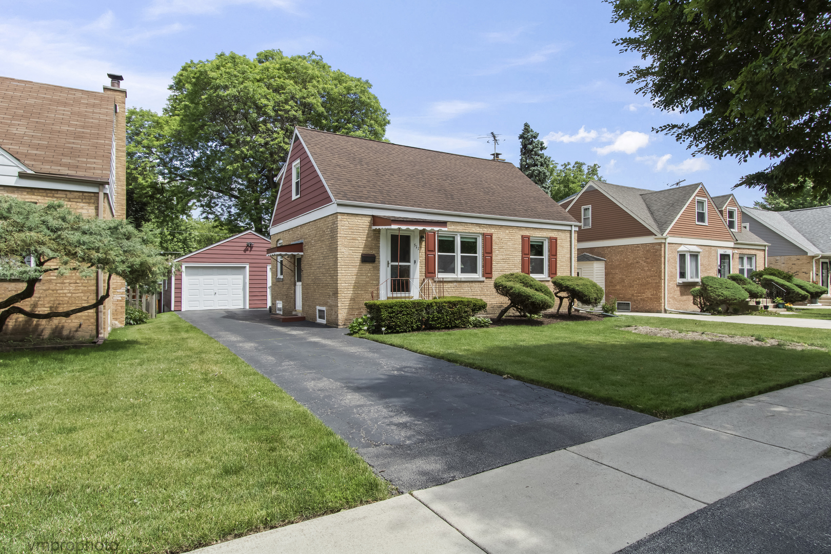 511 North Maple Street Mount Prospect, IL 60056 - Photo 2 of 26