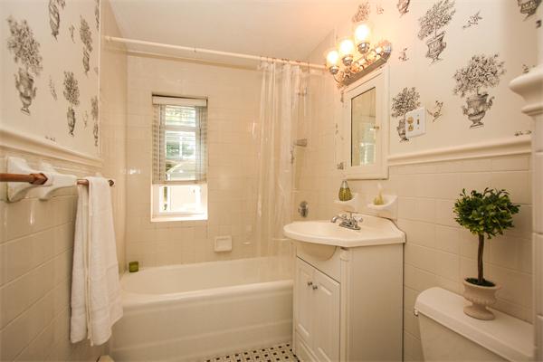 129 Dover Road Longmeadow, MA 01106 - Photo 20 of 30 Gallery Image 20