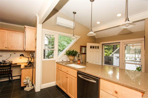 129 Dover Road Longmeadow, MA 01106 - Photo 9 of 30 Gallery Image 9