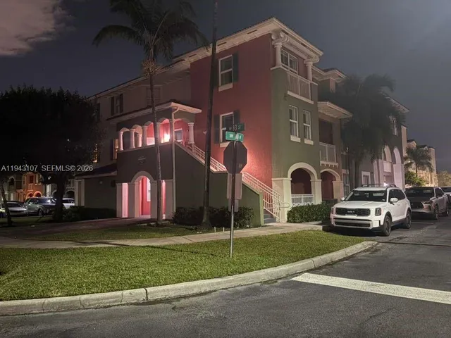 $2,600 | 10902 Northwest 83rd Street, Doral, FL 33178