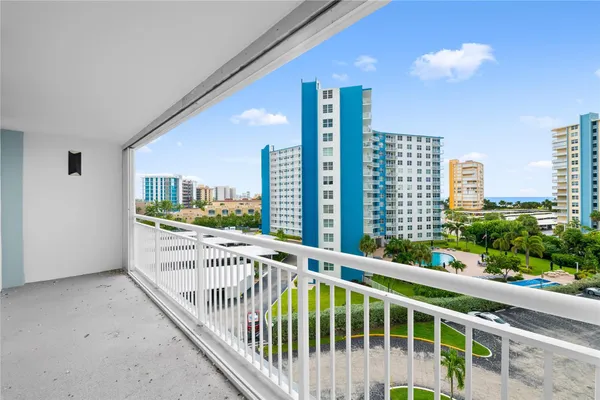 $2,450 | 201 North Ocean Boulevard, Unit 611, Pompano Beach, FL 33062