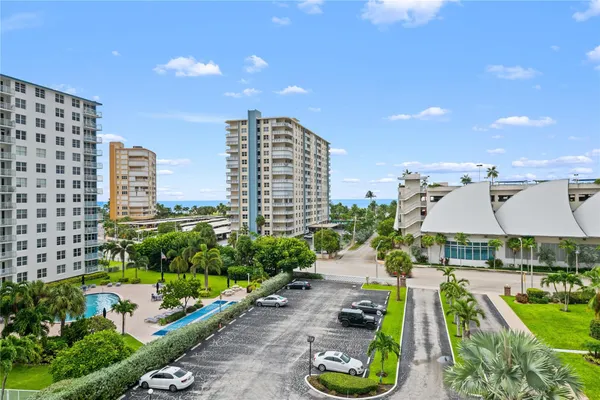 $2,450 | 201 North Ocean Boulevard, Unit 611, Pompano Beach, FL 33062