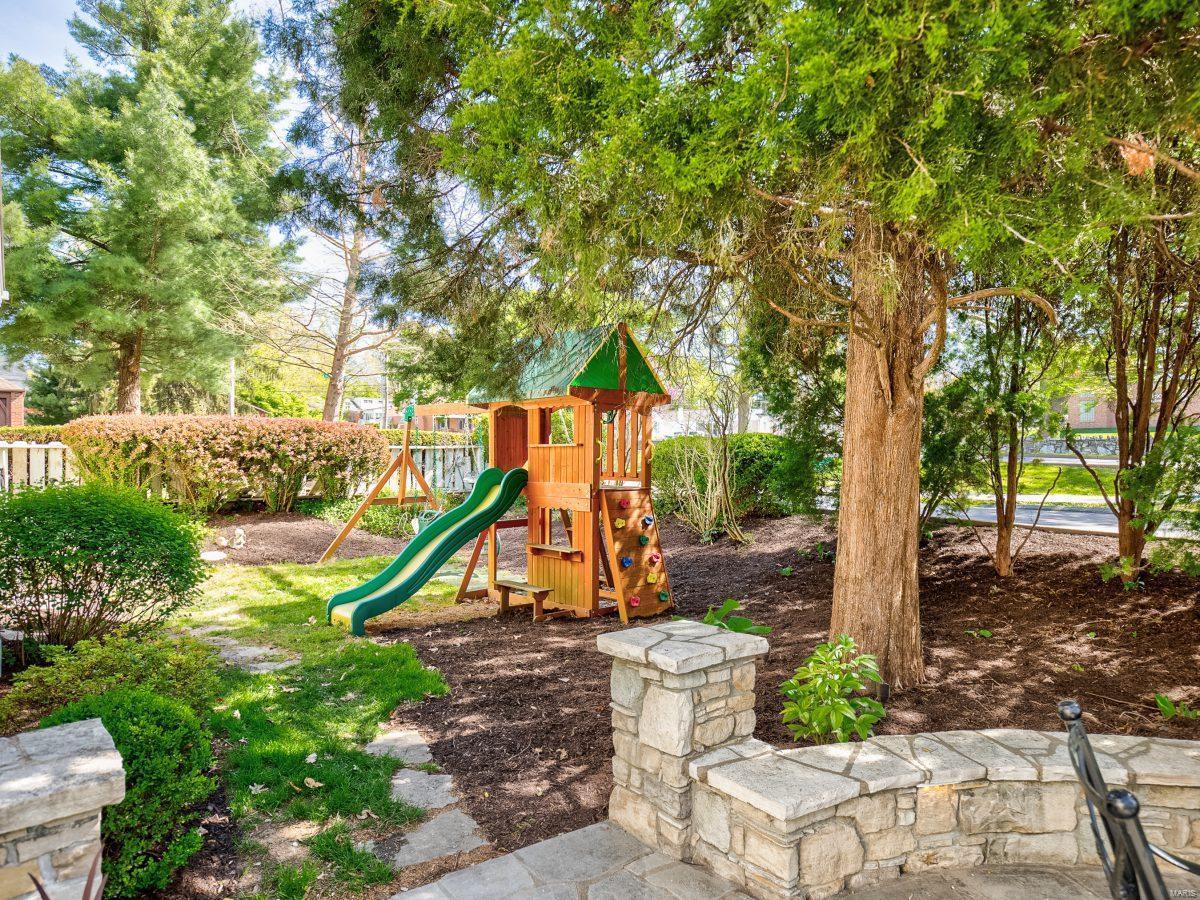 8702 Litzsinger Road St. Louis, MO 63144 - Photo 3 of 25 Gallery Image 3
