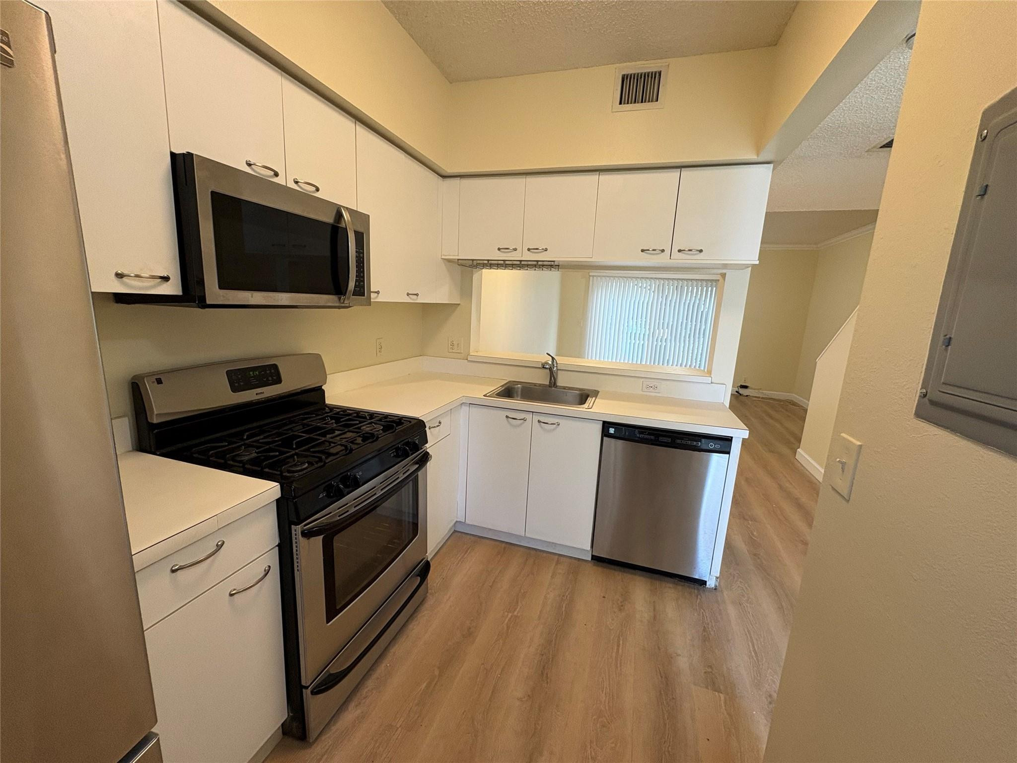 7835 Dixie Beach Circle, Unit 7835 Tamarac, FL 33321 - Photo 4 of 10 Photo 4