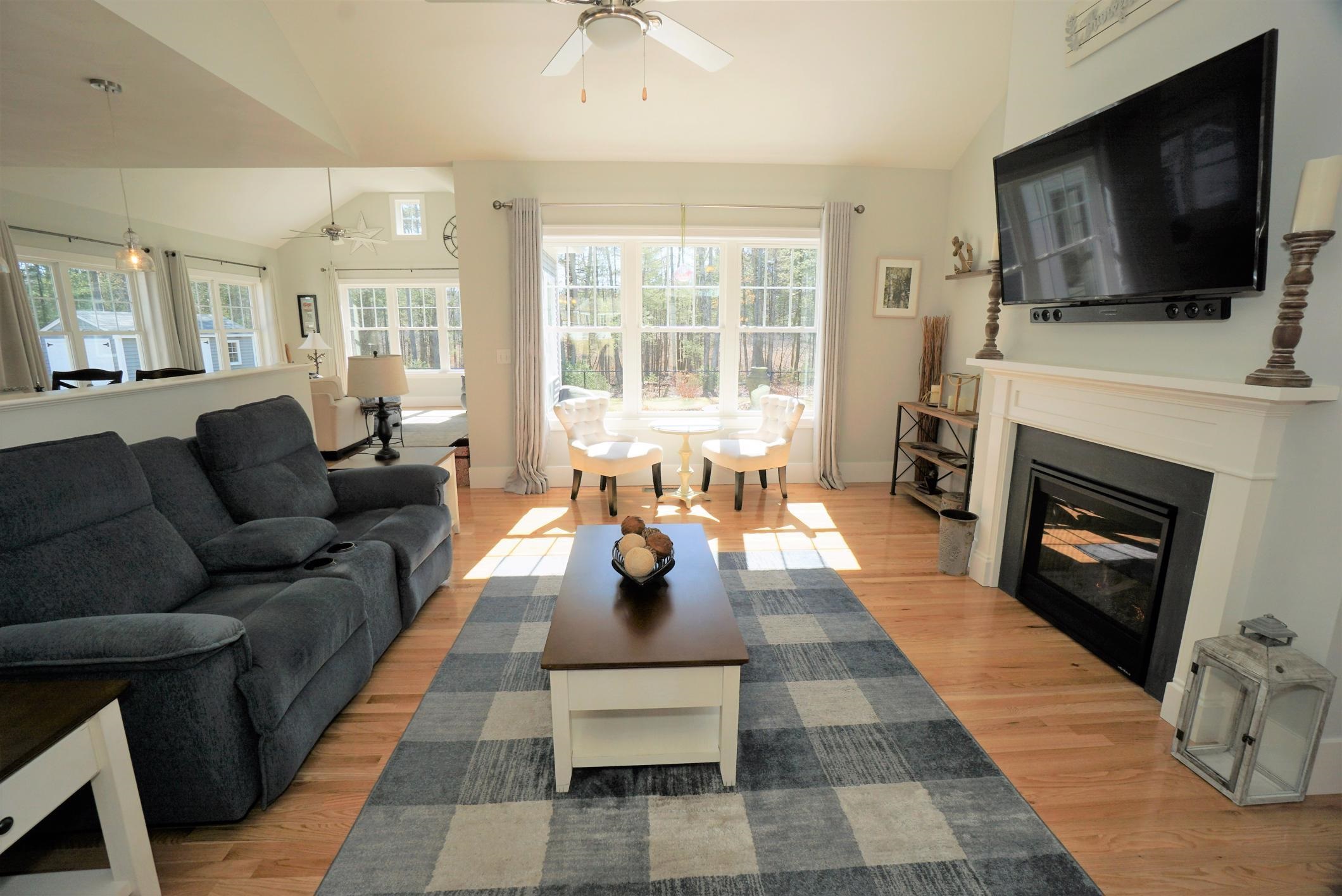 13 Weatherstone Road, Unit 22 Litchfield, NH 03052 - Photo 14 of 40