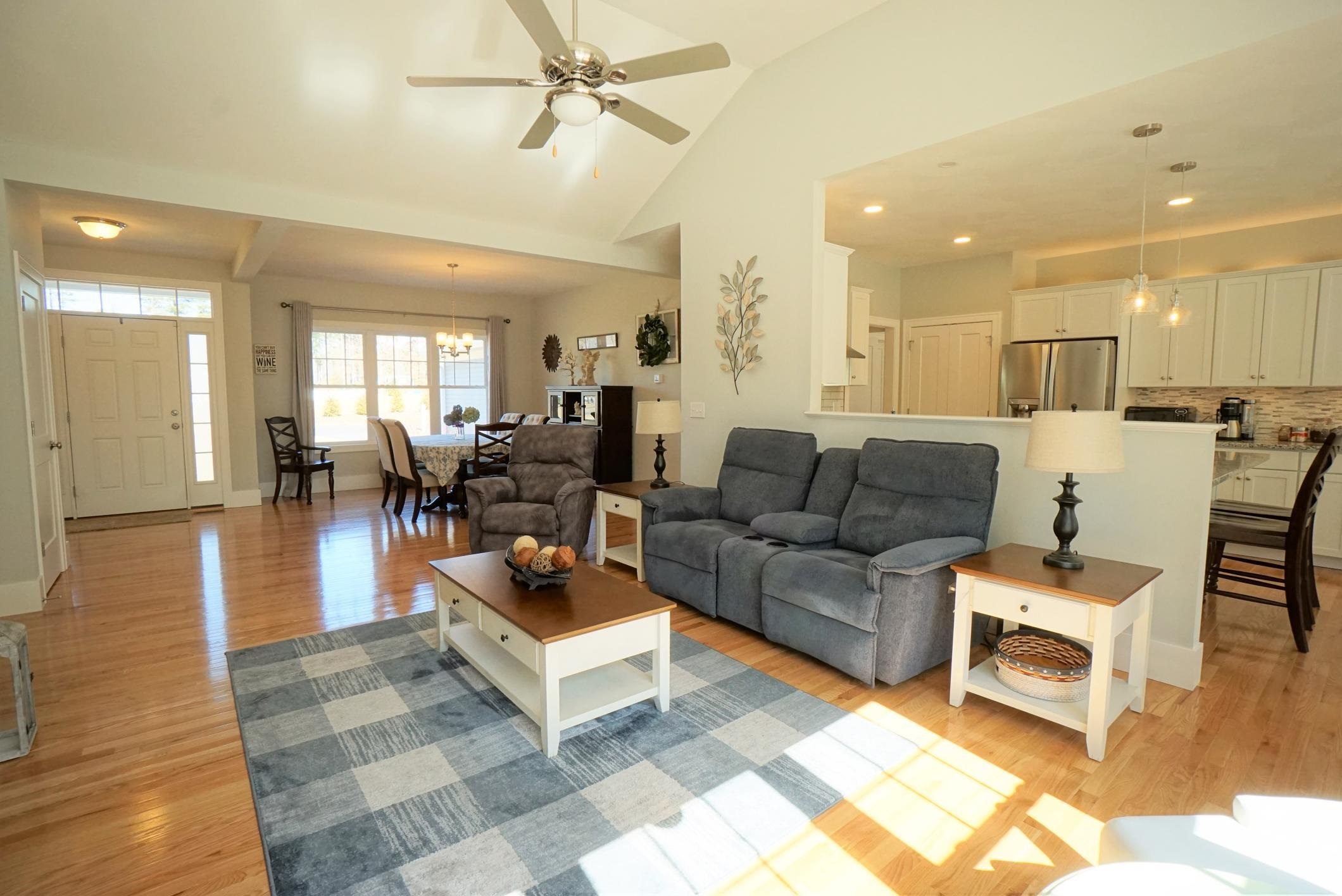 13 Weatherstone Road, Unit 22 Litchfield, NH 03052 - Photo 16 of 40