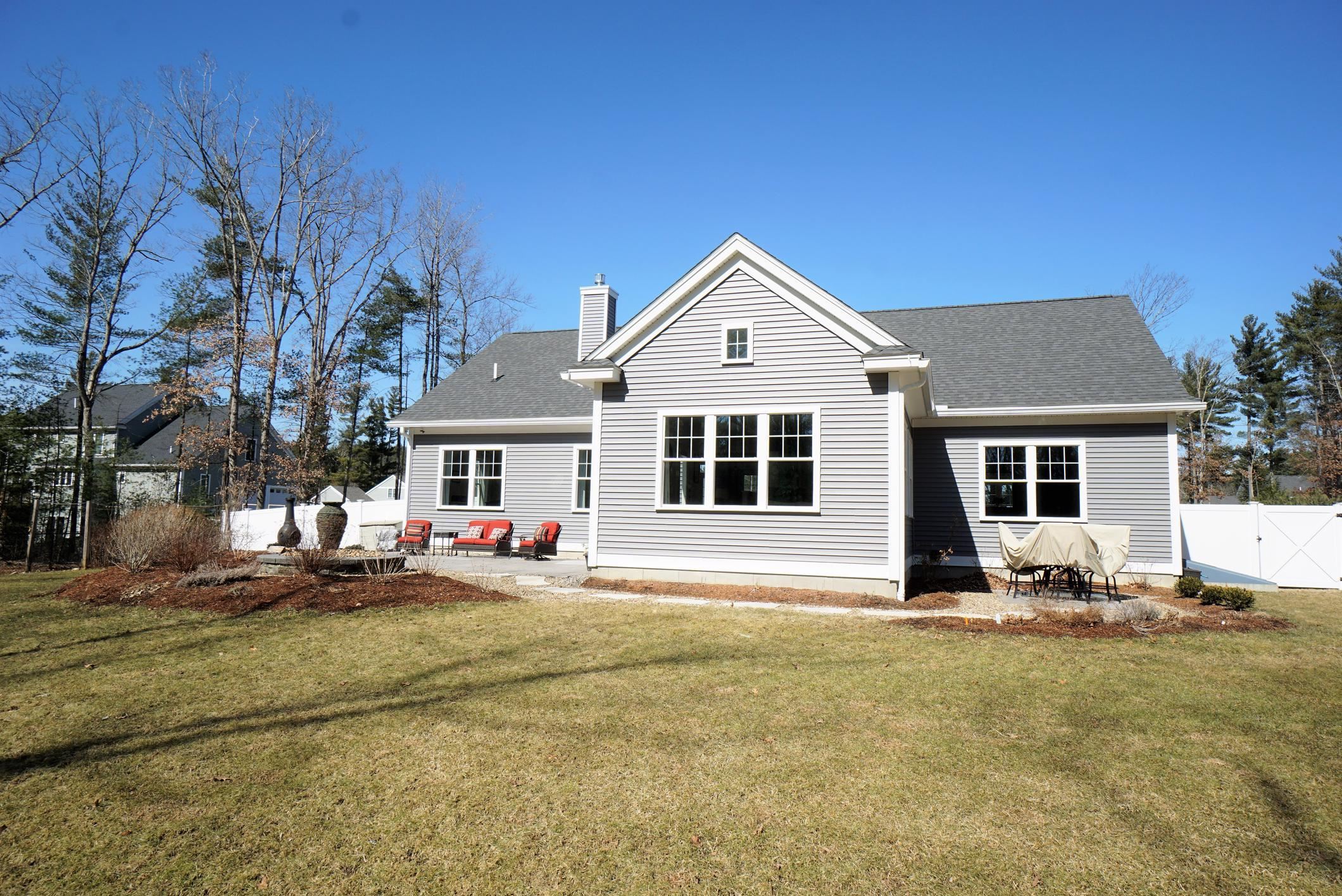 13 Weatherstone Road, Unit 22 Litchfield, NH 03052 - Photo 3 of 40
