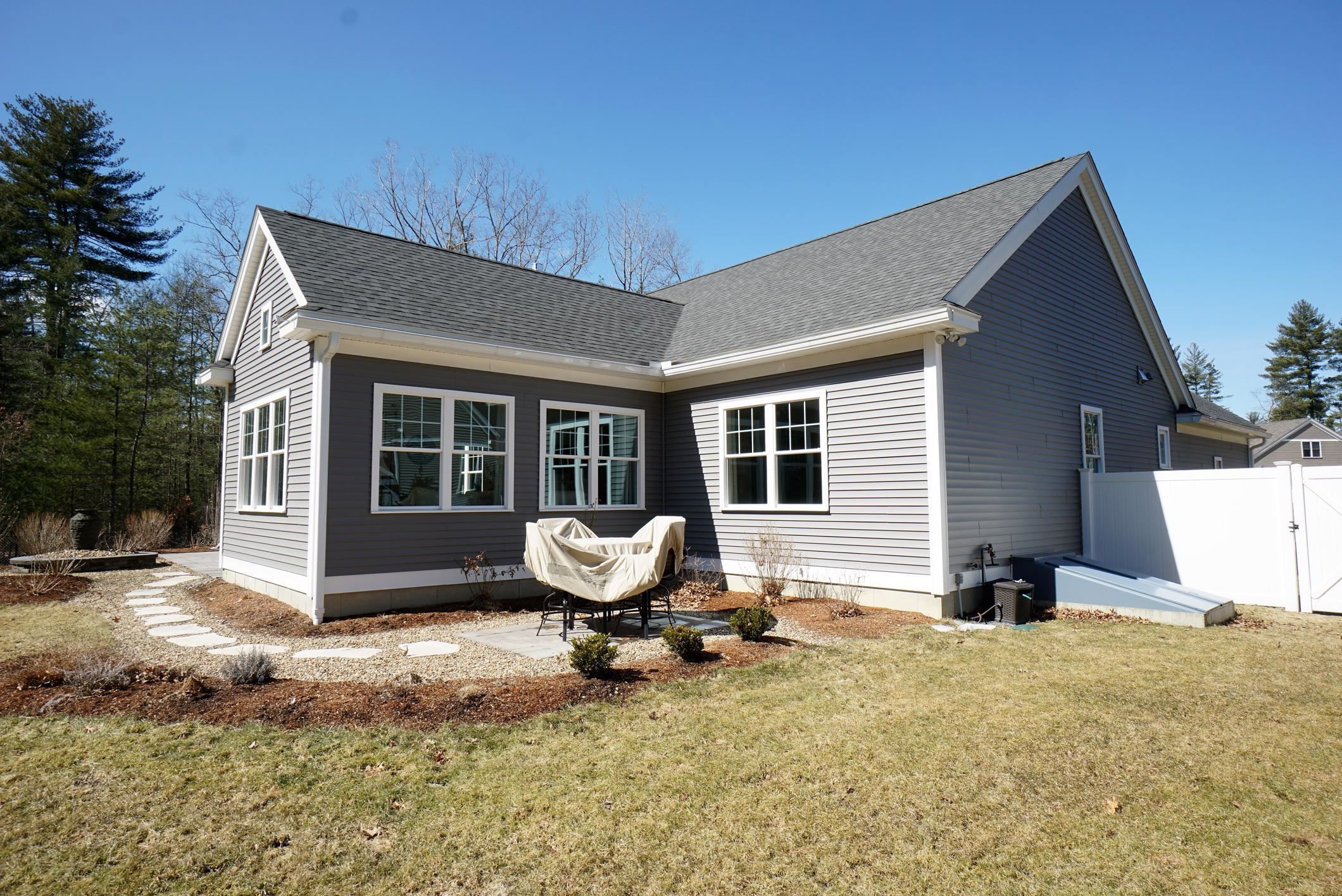 13 Weatherstone Road, Unit 22 Litchfield, NH 03052 - Photo 5 of 40