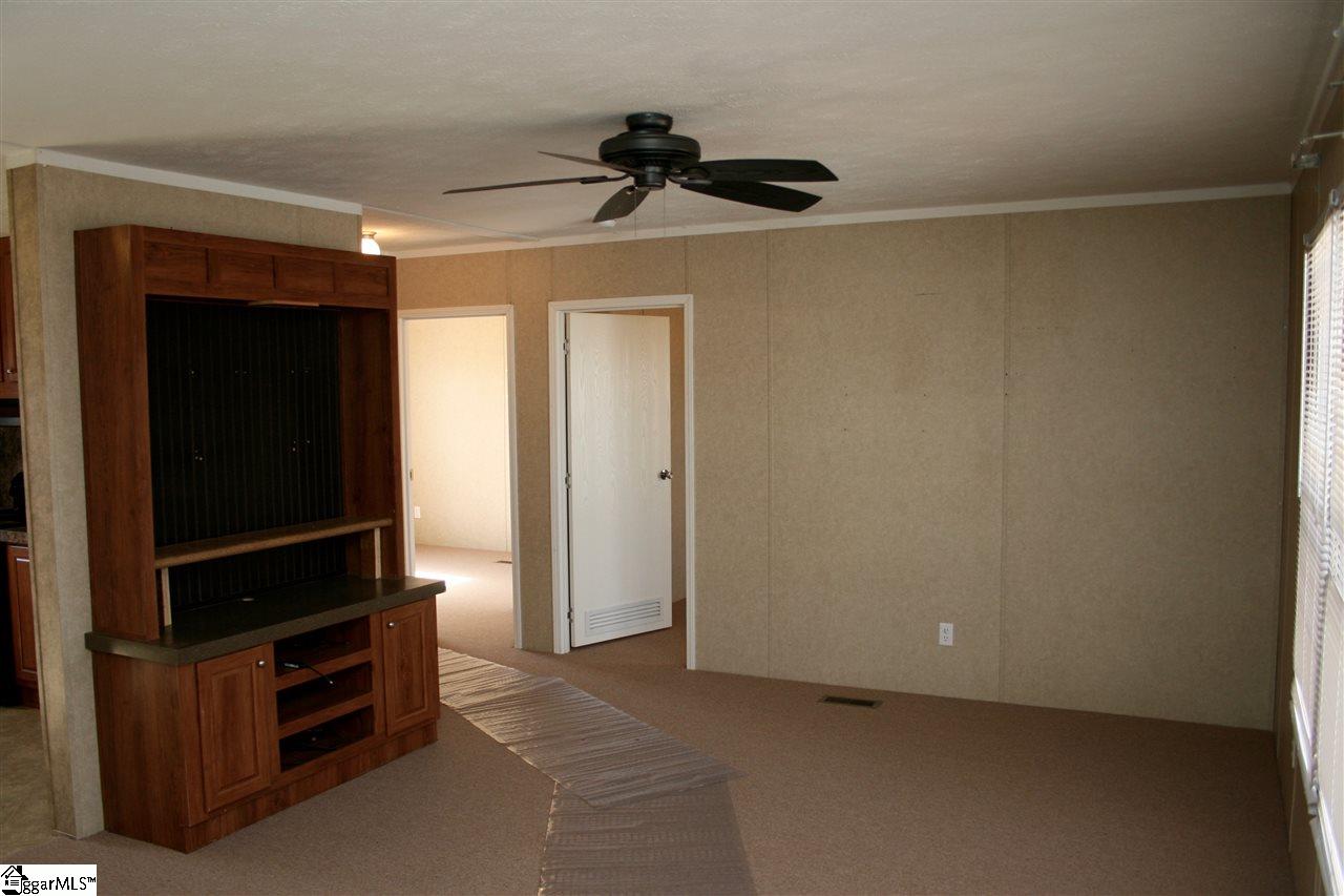 7 North McCauley Road Travelers Rest, SC 29690 - Photo 3 of 18