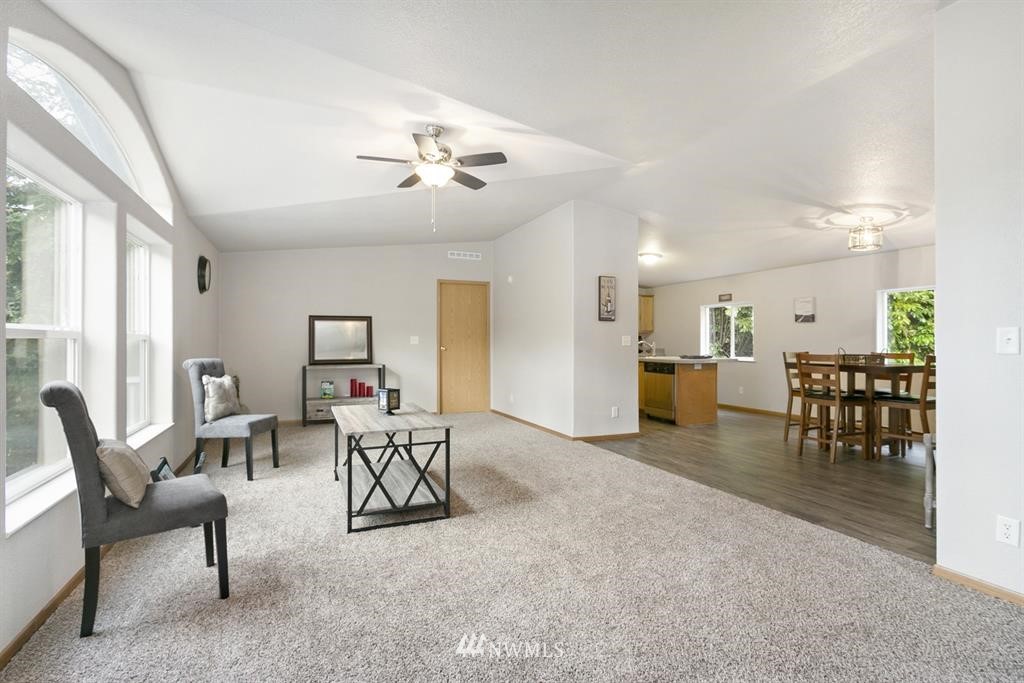 2274 Mountain View Road East Port Orchard, WA 98366 - Photo 4 of 25 Gallery Image 4