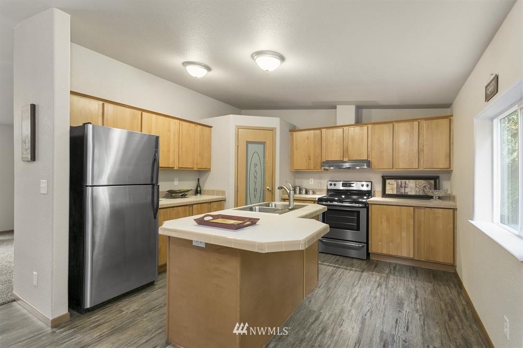 2274 Mountain View Road East Port Orchard, WA 98366 - Photo 8 of 25 Gallery Image 8