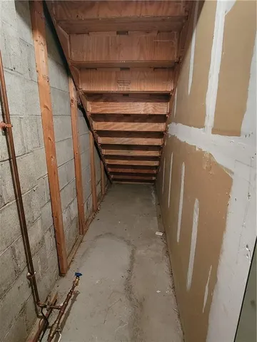 $1,650 | 209 Cranbrooke Drive, Coraopolis, PA 15108