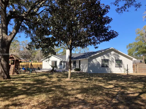 $2,700 | 2020 Northeast 11th Place, Ocala, FL 34470