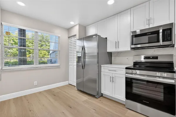 $2,600 | 12500 Southwest 5th Court, Unit 109M, Pembroke Pines, FL 33027