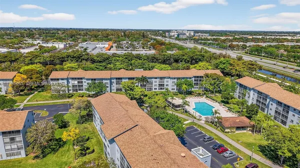 $2,600 | 12500 Southwest 5th Court, Unit 109M, Pembroke Pines, FL 33027