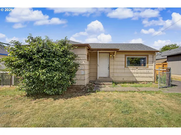 $300,000 | 7441 Southeast Rural Street, Portland, OR 97206