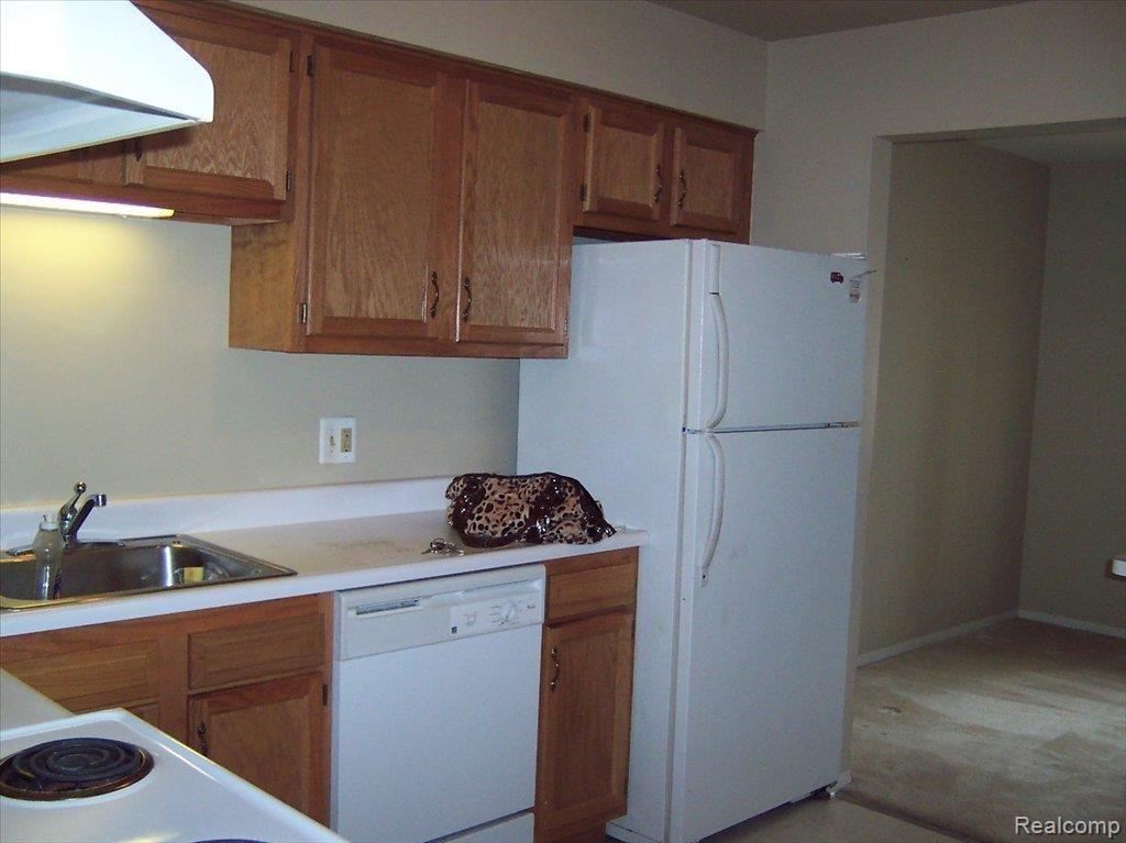 6103 Orchard Lake Road West Bloomfield, MI 48322 - Photo 9 of 13 Orchard Nov 09 021