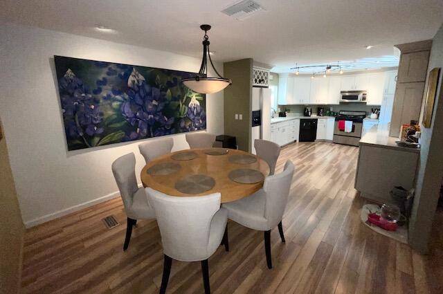 67 Rio Street Rancho Mirage, CA 92270 - Photo 11 of 31 Dining/Kitchen