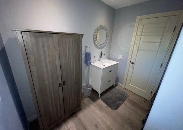 67 Rio Street Rancho Mirage, CA 92270 - Photo 17 of 31 Hall Bath