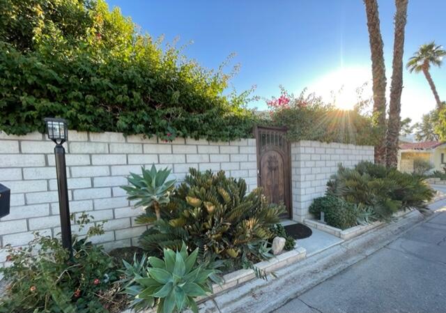 67 Rio Street Rancho Mirage, CA 92270 - Photo 3 of 31 Spanish-Style Gate