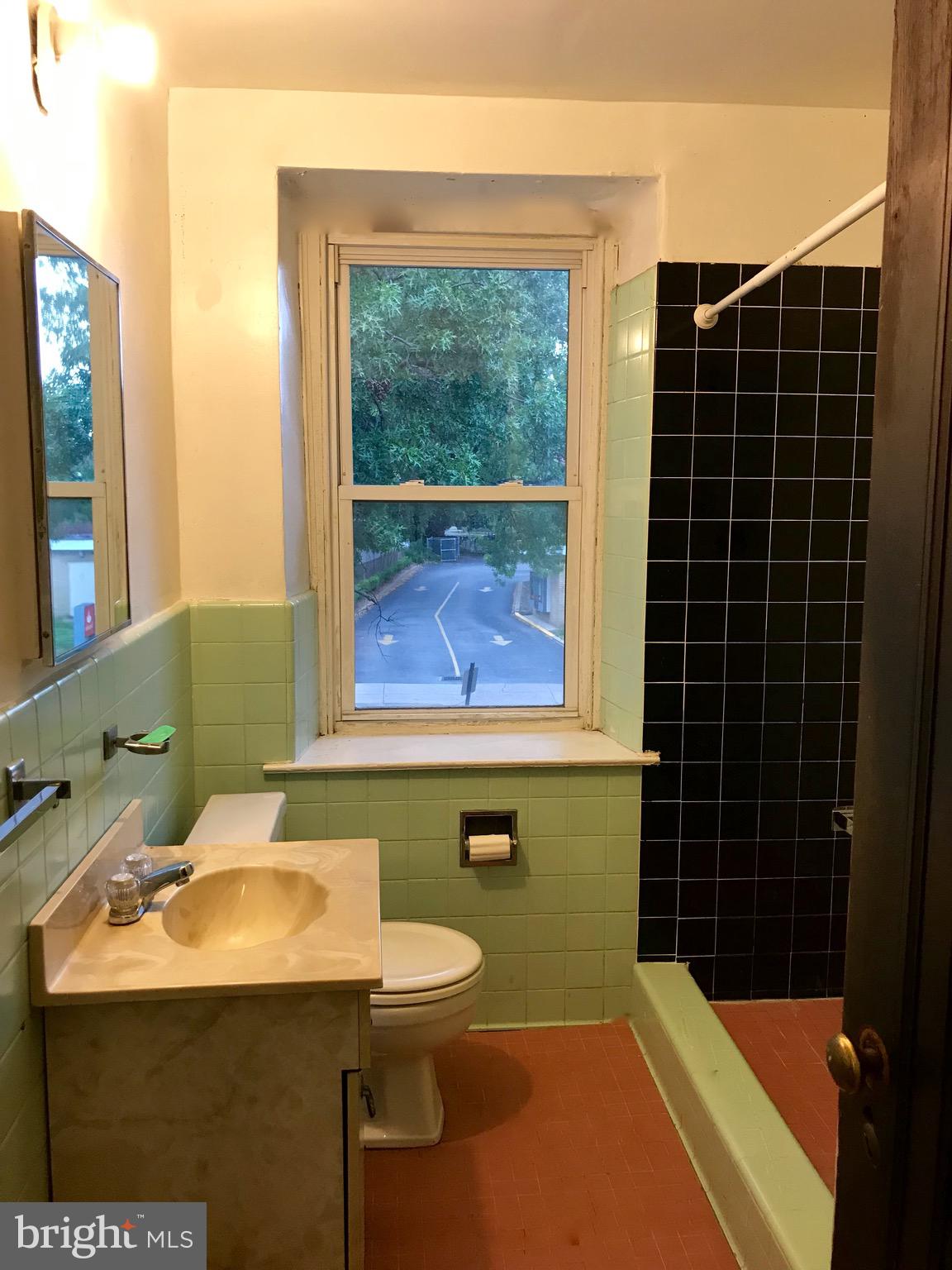 10 Pelham Road Philadelphia, PA 19119 - Photo 7 of 11 Gallery Image 7