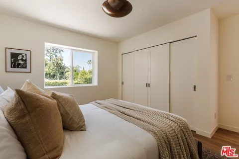 $1,350,000 | 22060 Independencia Street, Woodland Hills, CA 91364