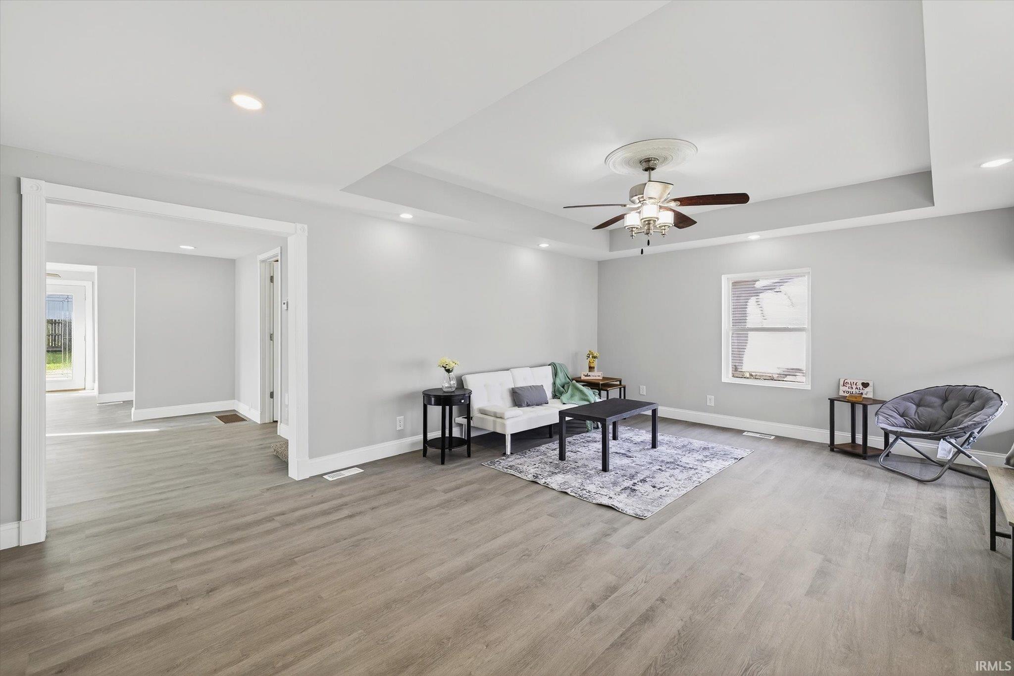 178 7th Street Southeast Linton, IN 47441 - Photo 4 of 36