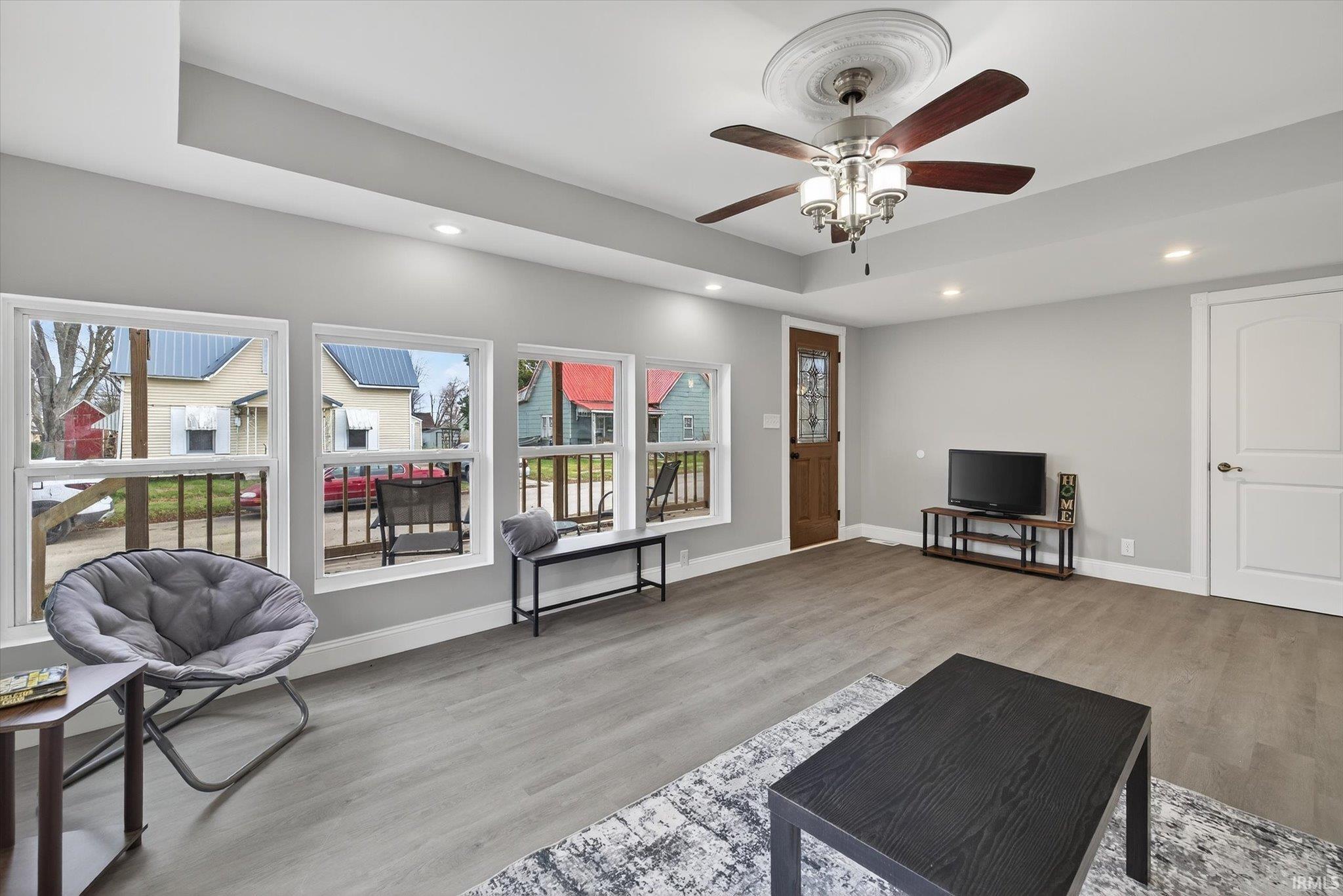 178 7th Street Southeast Linton, IN 47441 - Photo 5 of 36