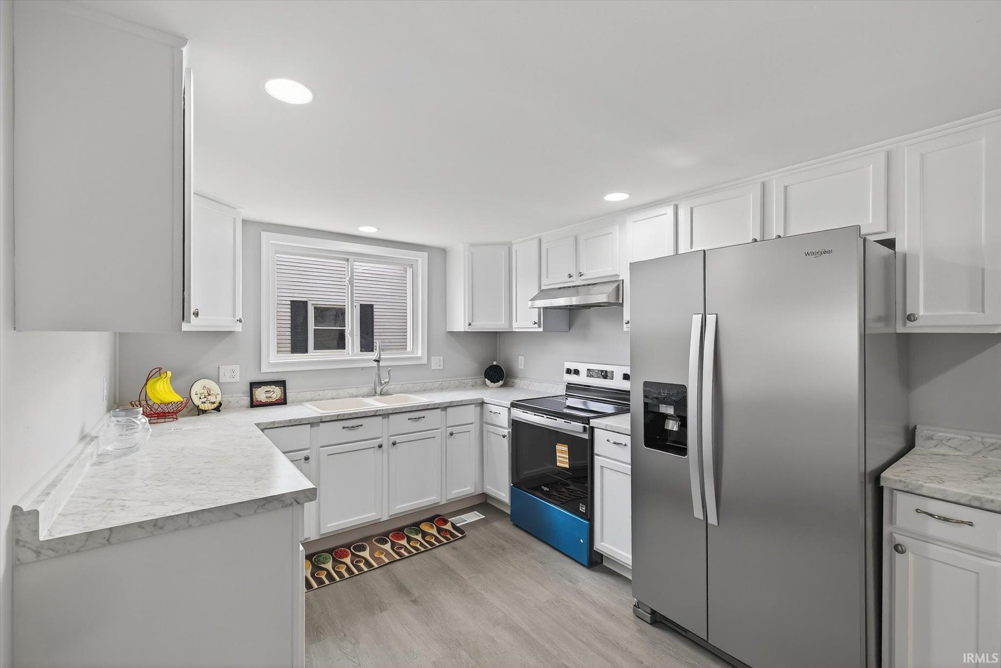 178 7th Street Southeast Linton, IN 47441 - Photo 9 of 36