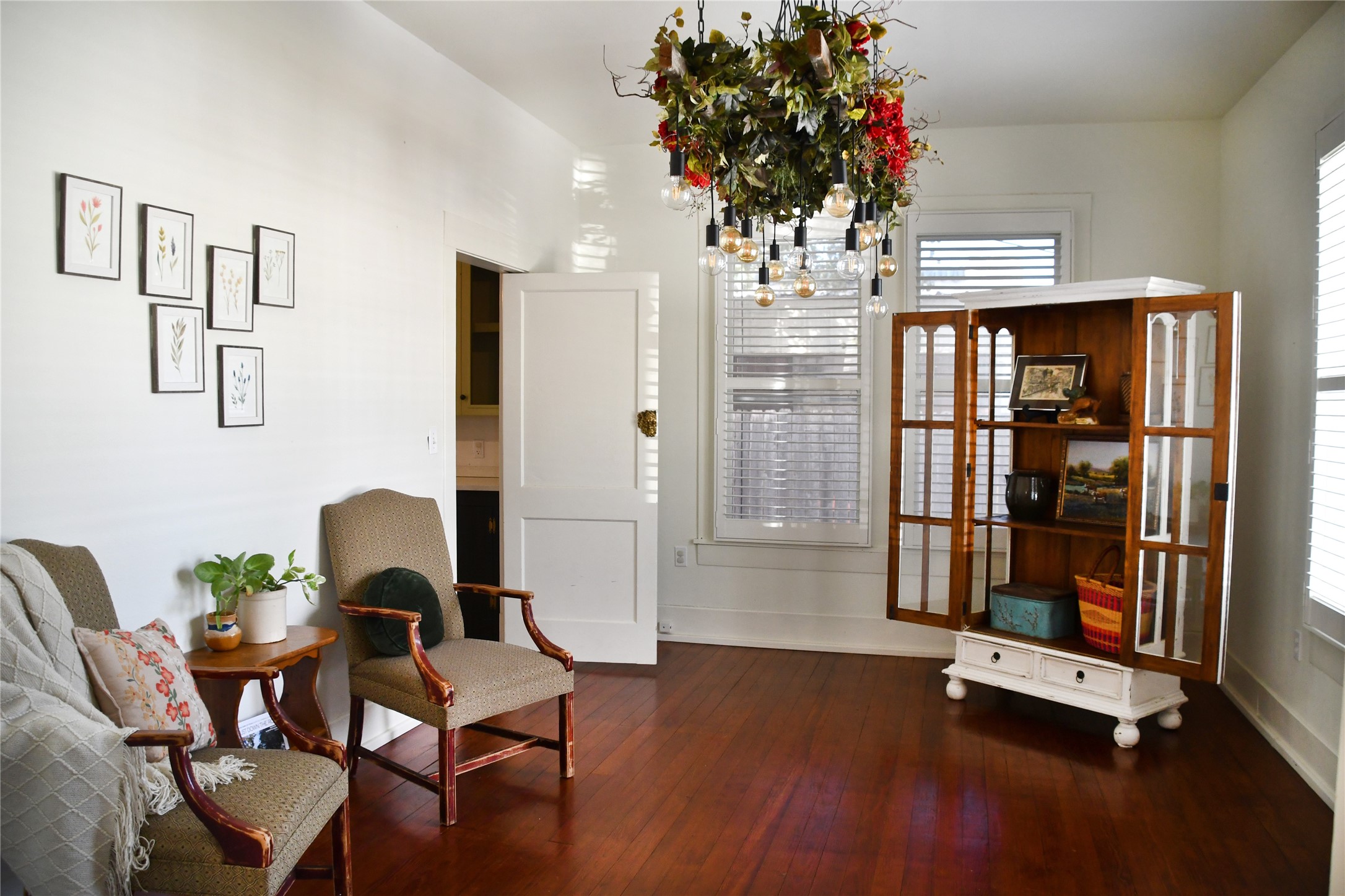 Private or open dining room.