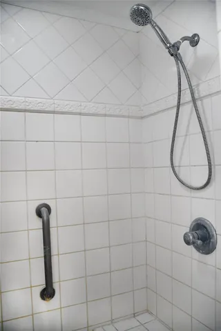 $325,000 | 623 Walnut Street, Columbus, TX 78934