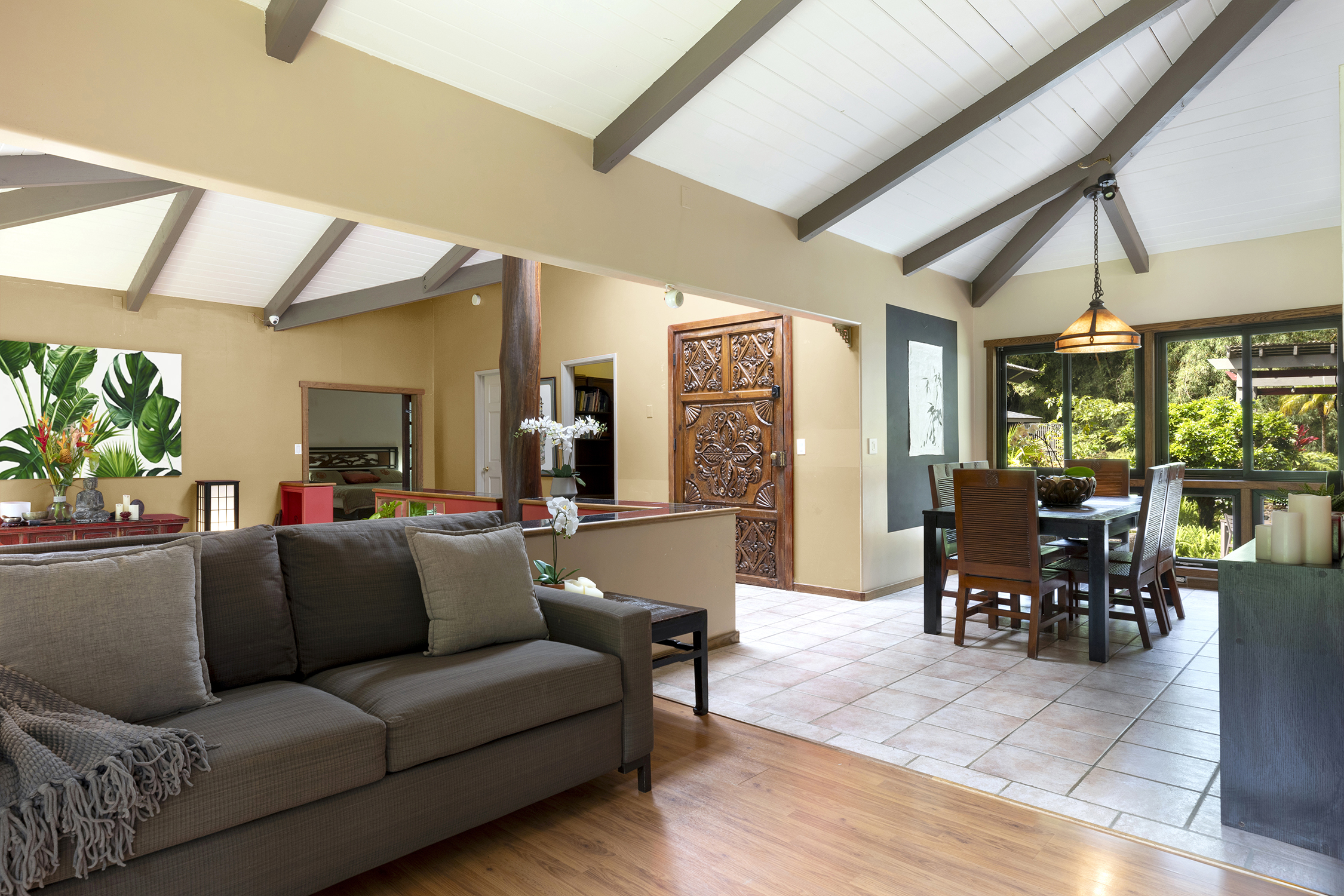 46-4147 Old Mamalahoa Highway, Unit B Honokaa, HI 96727 - Photo 19 of 30 a living room with furniture and a large window