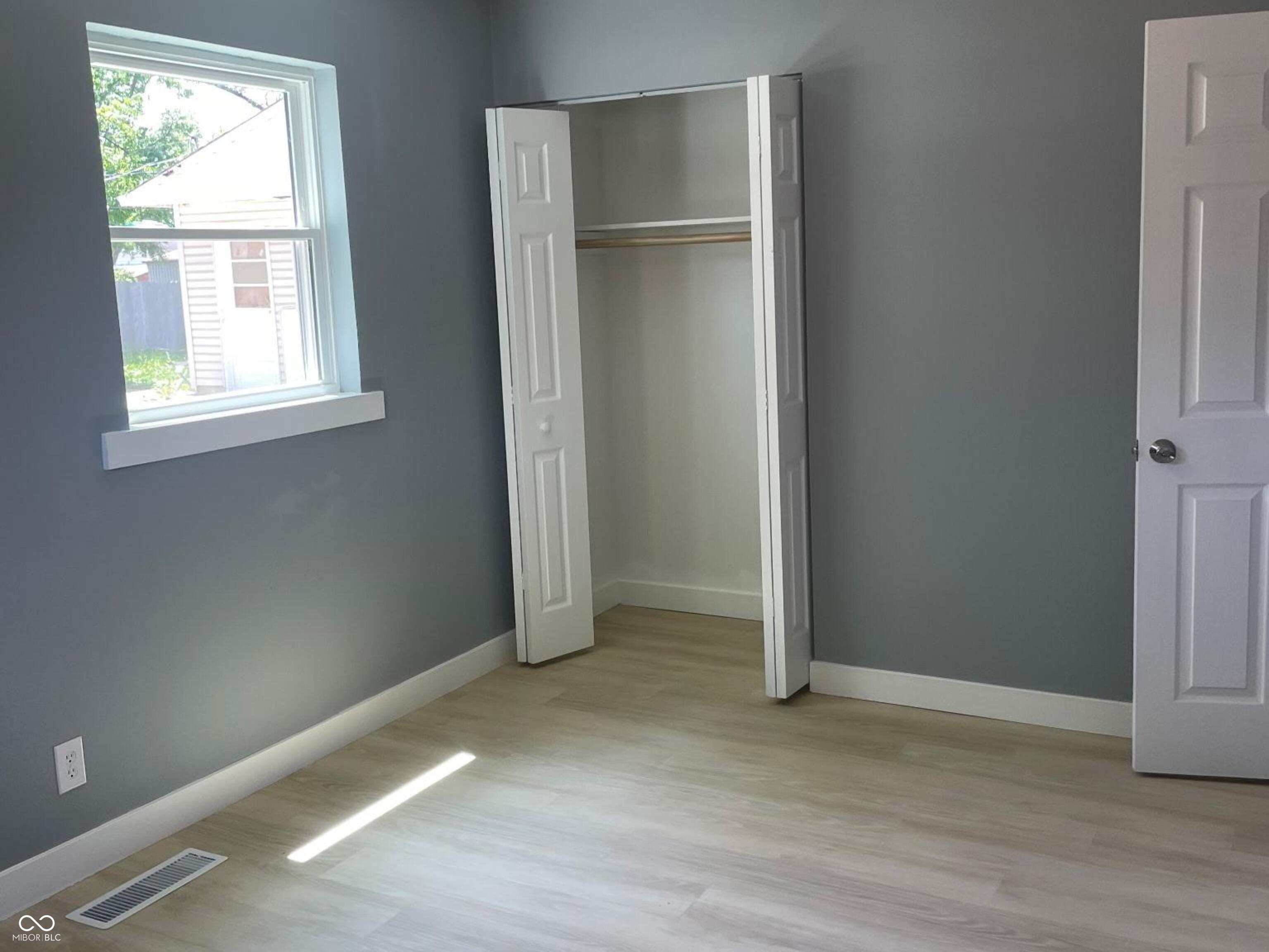 306 South Kenmore Road Indianapolis, IN 46219 - Photo 13 of 23 Gallery Image 13