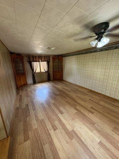 836 East Locust Street Watseka, IL 60970 - Photo 5 of 13