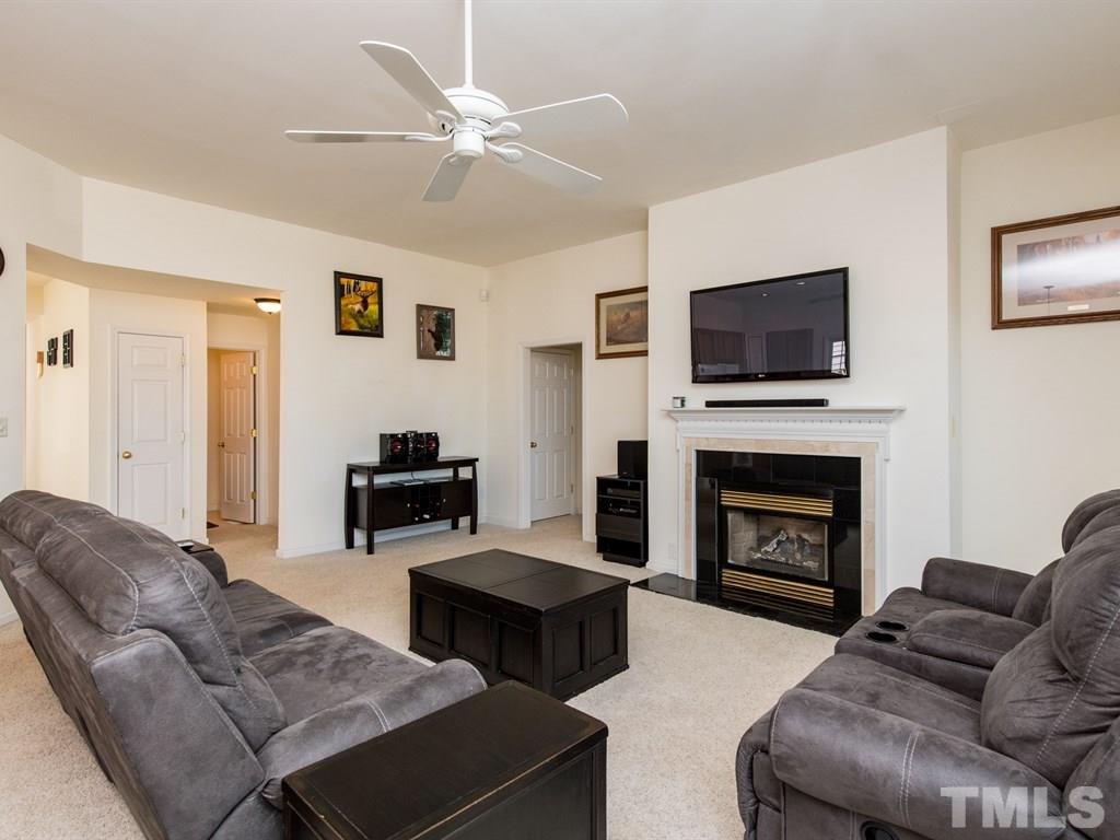 422 Seastone Street Raleigh, NC 27603 - Photo 5 of 24 Gallery Image 5